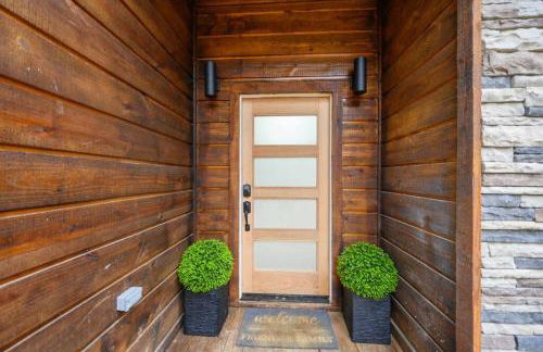 Diamond Cabin w/ jet shower & secluded back deck! - Foto 6