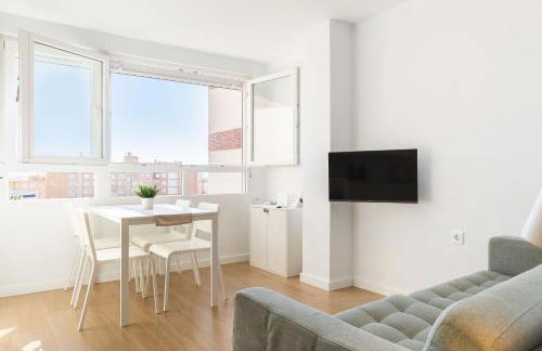 El Cable Apartament- A estrenar, apartamento céntrico y cerca de la playa - Photo 11