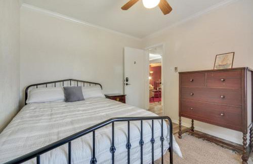 Tranquil Lakefront Home with Sunroom in Burlington - Foto 21