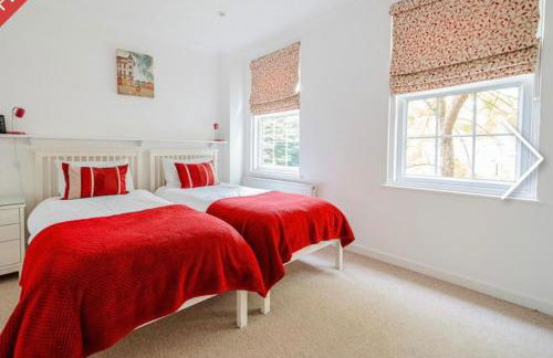 3 bedroom-house -3mins to beach- PetsOk - Photo 3