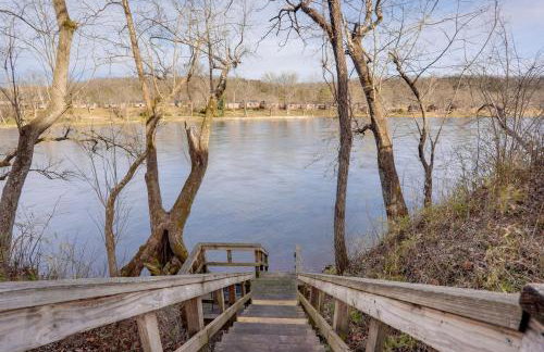 Fish the White River! Sleek Family Home in Flippin - Foto 31