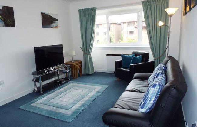 Ideal Central Edinburgh Location With On-site Private Parking - Photo 3