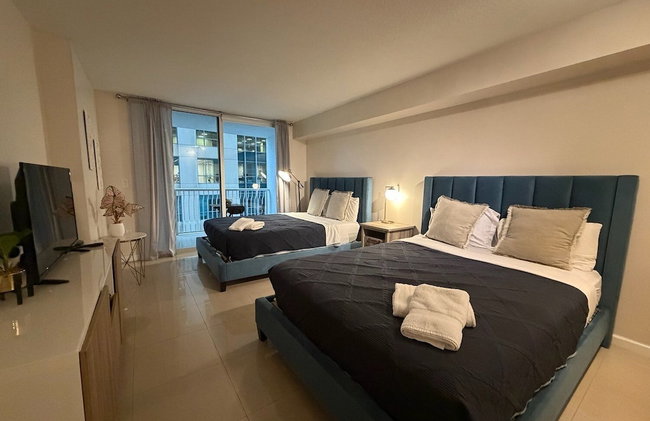 Fantastic 2BR Condo on 31st Floor Free Parking - Photo 61