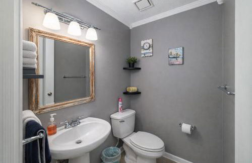 Waterfront Home, Short Walk to Beach, Deck/Balcony - Foto 41