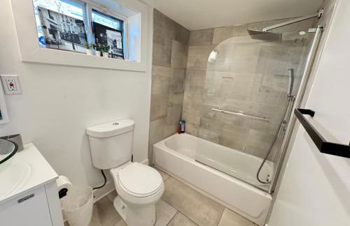 NIce Updated Basement in DC near transportation - Foto 15