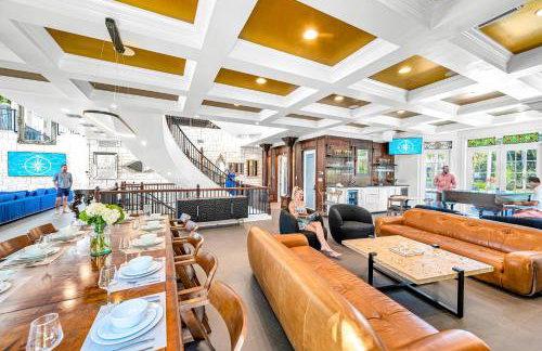 The Modern Castle Canal View Access Rooftop Living Greenhouse VlLLAS - Foto 4