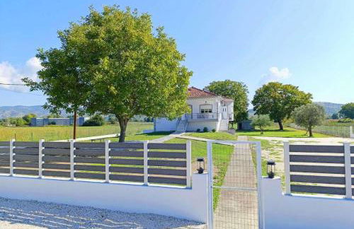 Themis Family Hideaway - Photo 13