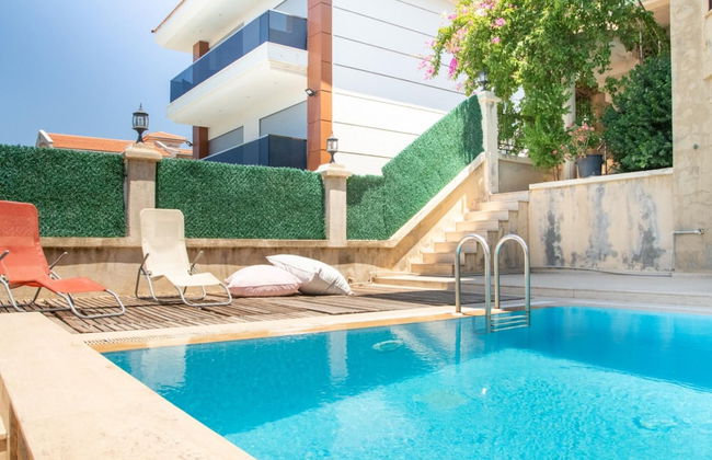 Enchanting Villa With Backyard in Cesme Near Beach - Foto 24