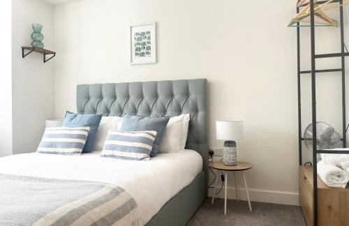 Exceptional 3 bedroom home in Penzance~New~Seaside - Photo 9