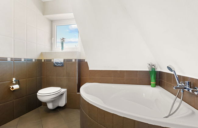 4 bedroom House in Siófok with private pool and garden - Photo 20