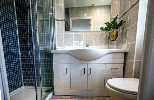 Milton Keynes for Families and Contractors with Private Parking - Foto 6