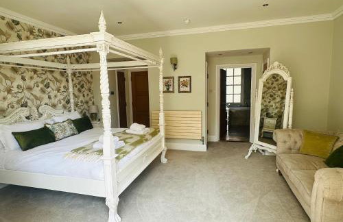 5 Bed Luxury Townhouse with Hot Tub, Rooftop Terrace, Perfect for Groups, Near Cruise Terminal - Foto 3