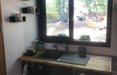 LA BRINDILLE Petit mas provencal meublé de tourisme 3 étoiles 2-3 personnes 1 piece 30 m2 tout confort lisière foret jardin Jacuzzi Piscine - Foto 12