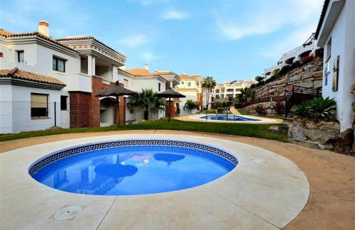 Superb 3-bed penthouse minutes drive to the beach - Foto 29