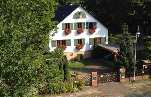 Premium Gruppenunterkunft fuer bis zu 25 Gaeste im Garten mit Badefass - Foto 1