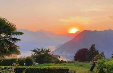 CasaDolcelago Sulzano Villa con Giardino Vista Lago Parking Free - Foto 2