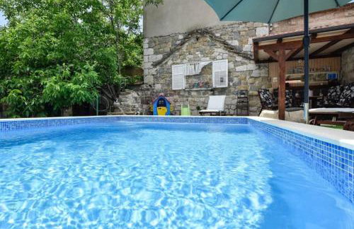 Holiday House near Split with heated pool - Photo 3