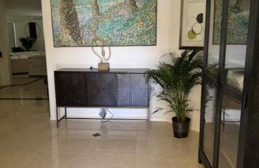 Elegant Retreat with Private Luxurious Gen Suite - Foto 10