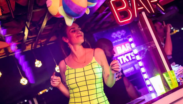 Desfrutando da festa no barco pelo Rio de Janeiro