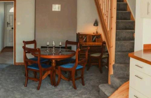 Charming 2 Bedroom Cottage mid town on quiet road, sleeps 4 - Foto 14