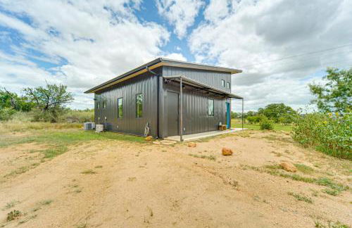 20-Acre Property with Trail Hill Country Hideaway! - Foto 21