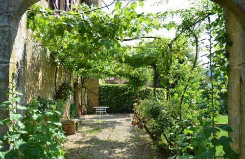 Séjour à deux au Château d'Autoire, studio de charme, tonnelle, vue vallée et village - Foto 15