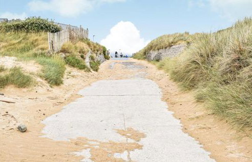 Gorgeous Home In Fierville-Les-Mines - Foto 32