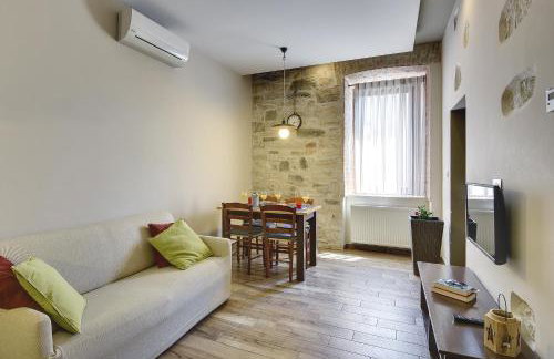 Mimoza Old Town Pula Apartments - Photo 98