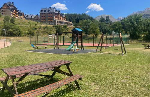 Ventanal de Saras Petfriendly Garaje Trastero y Chimenea - Arafita Apartamentos - Photo 24