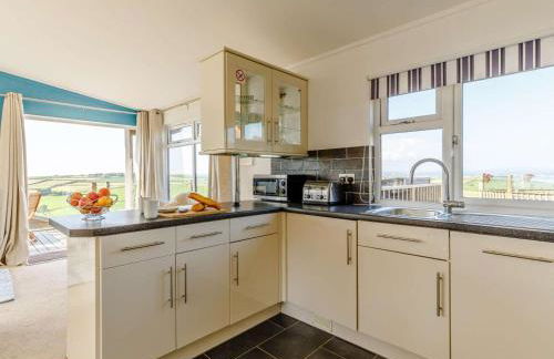 3 Bed in Torpoint oc-83792 - Photo 3