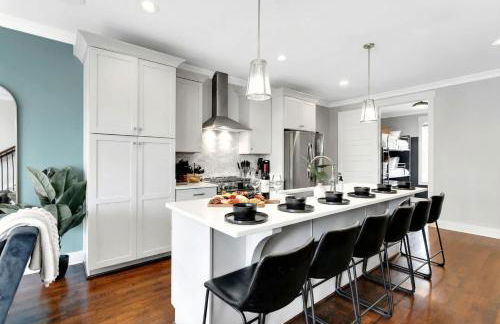 Lux Nashville Retreat 12 Beds Games Bar - Foto 4