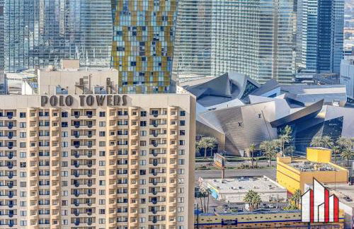 MGM Signature-32-607 F1 Track & Strip View Balcony - Foto 45