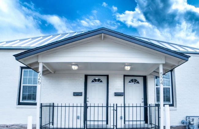 Fascinating 2BR 1BA Near Festive DT and Riverwalk - Foto 28