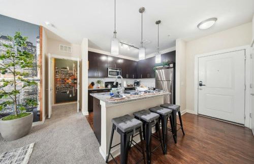 Stylish 2BR w Balcony, Pool & Pet-Friendly #15 - Foto 15