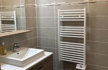 *NEW* Bellevue D’Oz Ski In Ski Out Luxury Apartment (8-10 Guests) - Foto 13