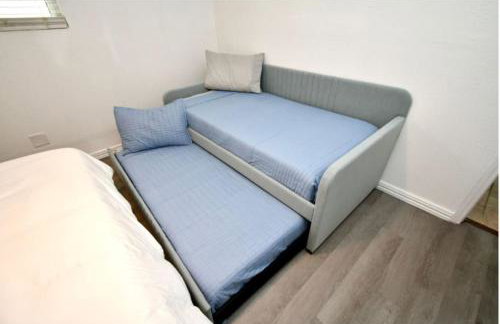 Cozy Cute Home 2BD and 1BR - Photo 13