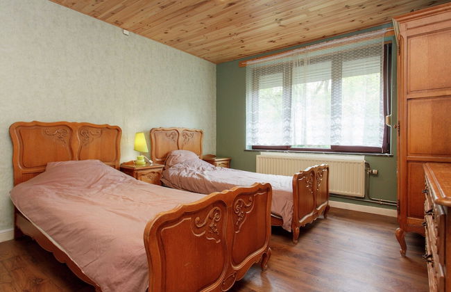 Quaint Holiday Home With Fenced Garden in Manhay - Photo 3