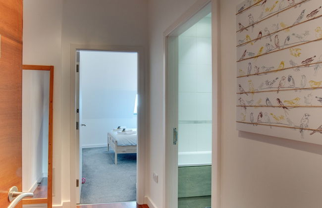 Crown Apartments By Week2Week - Photo 20