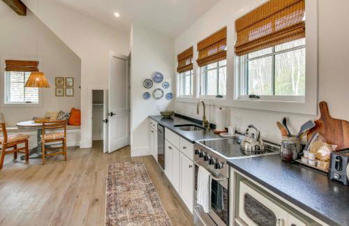 Modern Mountain-View Gem with Deck in Glenville - Foto 17