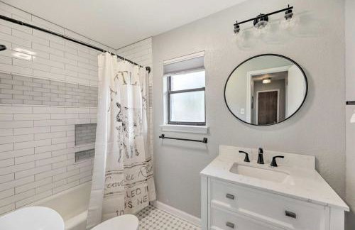 Pet-Friendly Lockhart Home with Private Yard - Foto 13