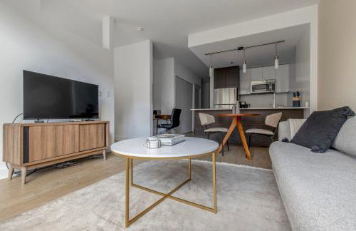 Loop jr 1br w game room nr park riverwalk CHI-1013 - Photo 3