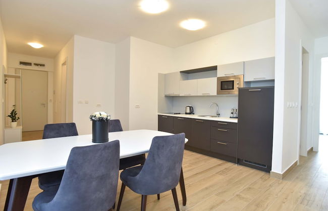 ROYAL GARDENS Apartments - Photo 50