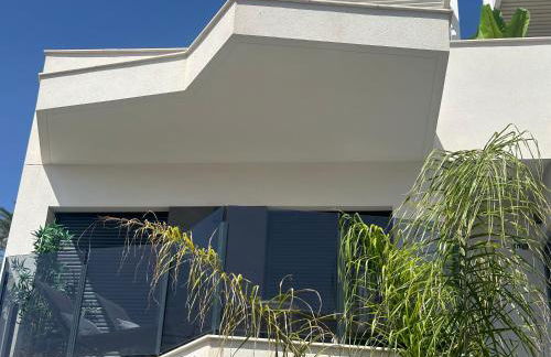 Air-conditioned Elisa Apartment with spacious sunroof lounge and swimming pool - Foto 3