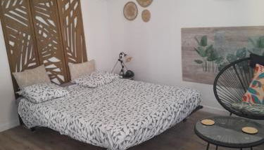 Studio 23 m2, proche centre, calme, WIFI, pk - Photo 1