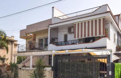 Nice Apartment In Reggio Calabria - Foto 2