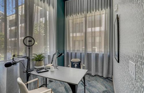 Landing Stunning 1BD Pool Clubhouse - Photo 25