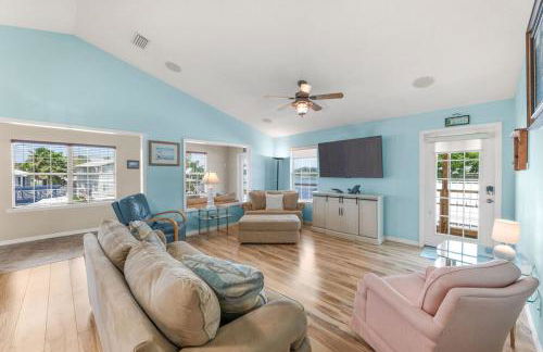 Waterfront St Johns River near springs with boat dock and water sports - Foto 18