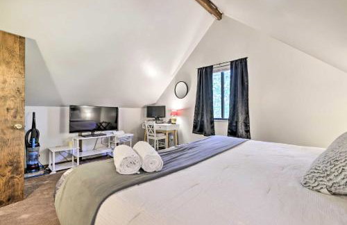 Walk to Lake Game Room Getaway in Pocono Summit! - Foto 25