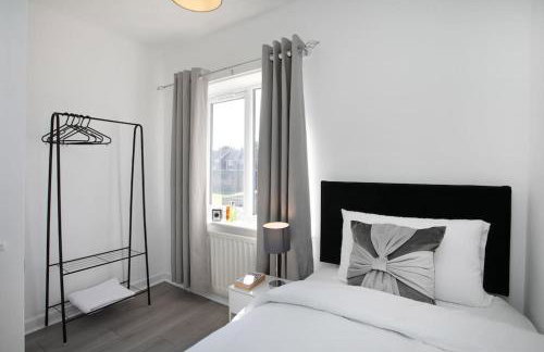 Maltby House, Rotherham for contractors & Families, free private parking, fast wifi, spacious,WIFI etc - Foto 31