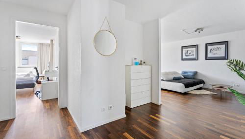 EXQUIS 2BR Luxus Apartment ROLF BENZ I Parken I Netflix I Stadtmitte I Familienfreundlich I Mercedes-Benz - Foto 4